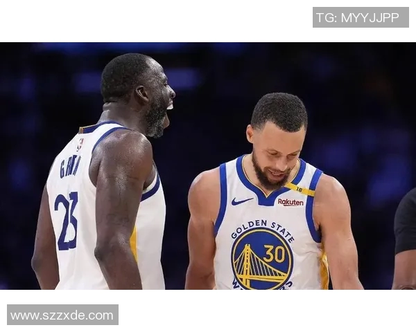 库里找老詹没找着！湖人首战后2大名场面：布朗尼暖心，追梦调侃